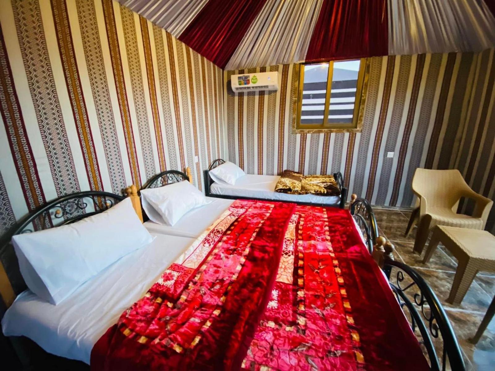Scarlet Luxury Camp Wadi Rum Bagian luar foto