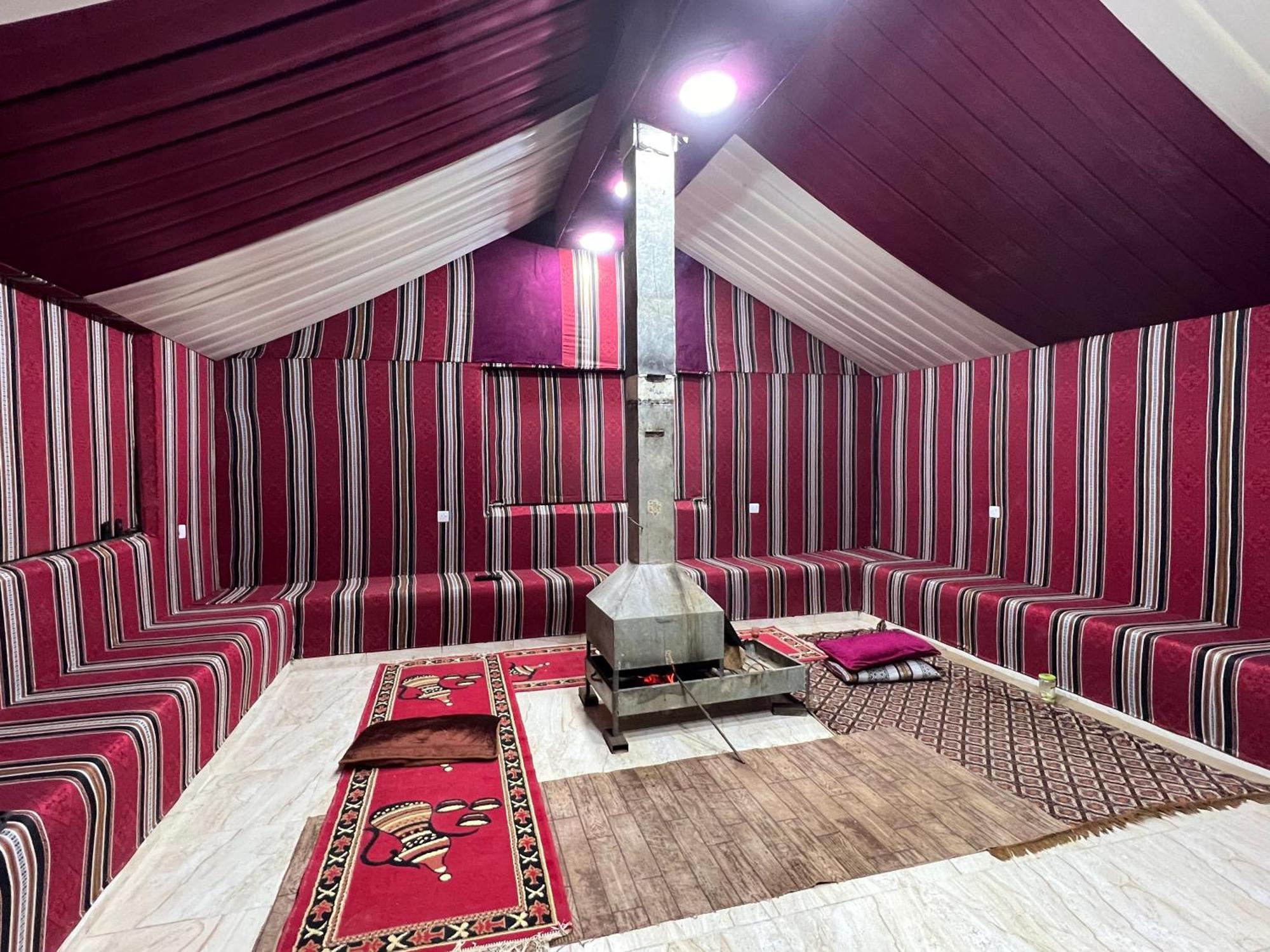 Scarlet Luxury Camp Wadi Rum Bagian luar foto
