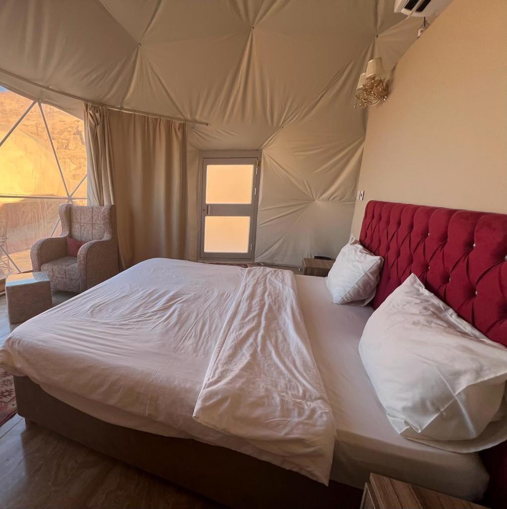 Scarlet Luxury Camp Wadi Rum Bagian luar foto