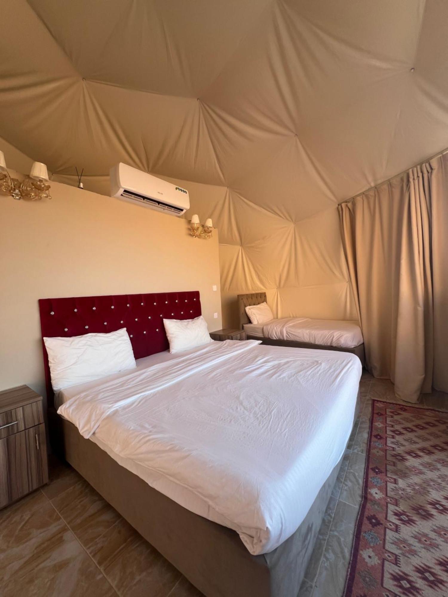 Scarlet Luxury Camp Wadi Rum Bagian luar foto