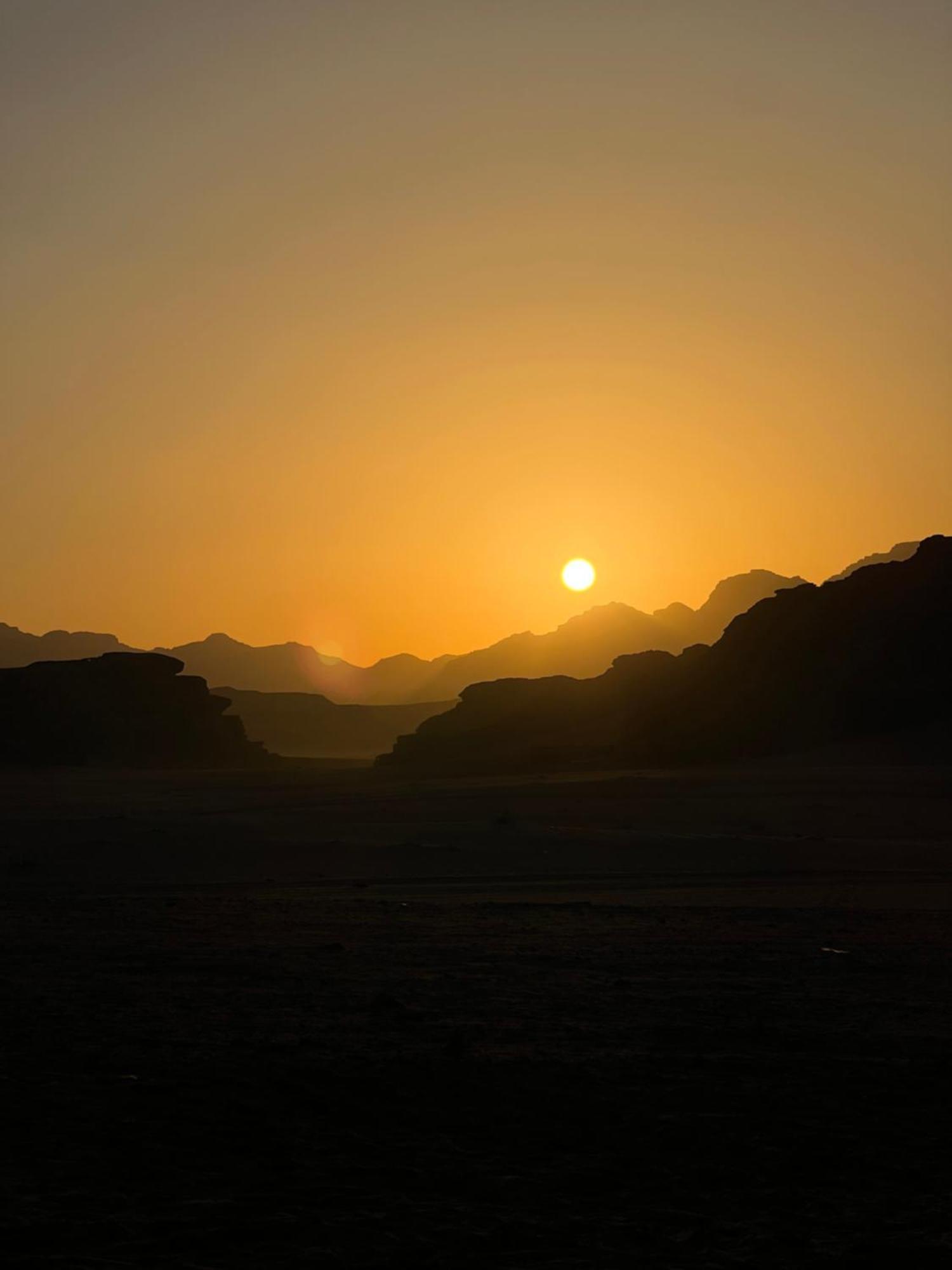 Scarlet Luxury Camp Wadi Rum Bagian luar foto
