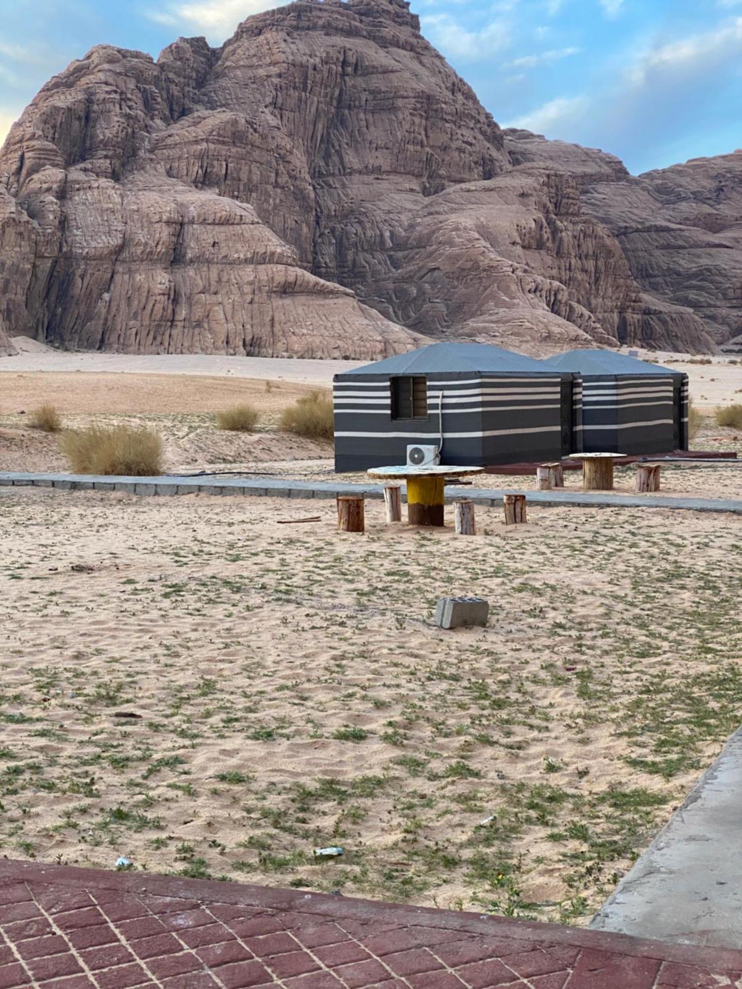 Scarlet Luxury Camp Wadi Rum Bagian luar foto