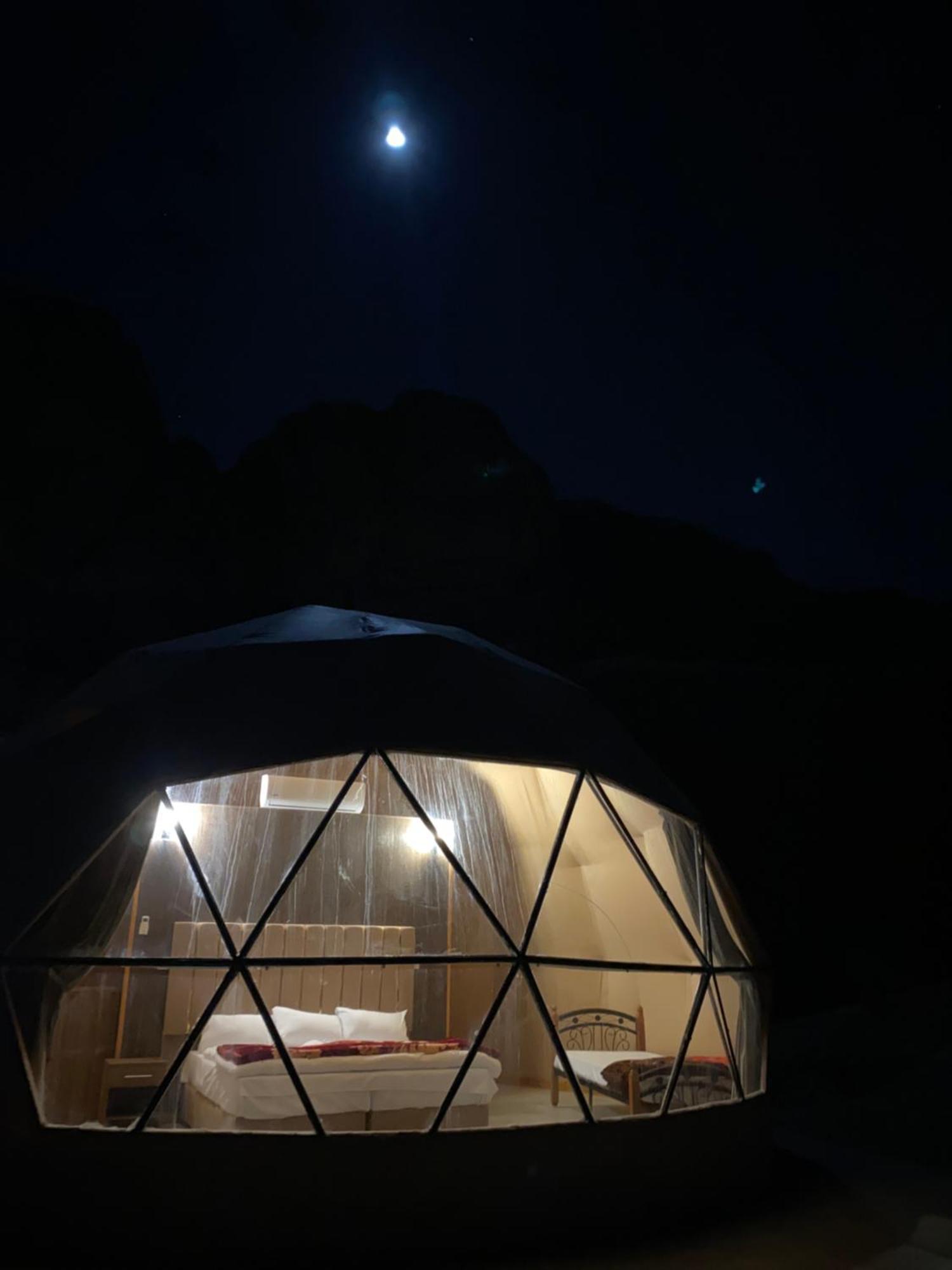 Scarlet Luxury Camp Wadi Rum Bagian luar foto
