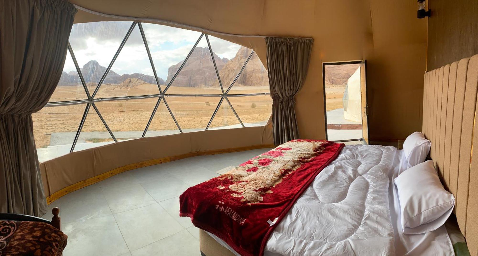 Scarlet Luxury Camp Wadi Rum Bagian luar foto