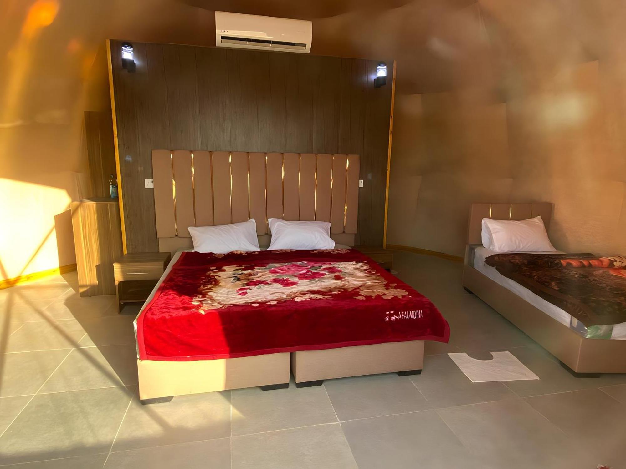 Scarlet Luxury Camp Wadi Rum Bagian luar foto