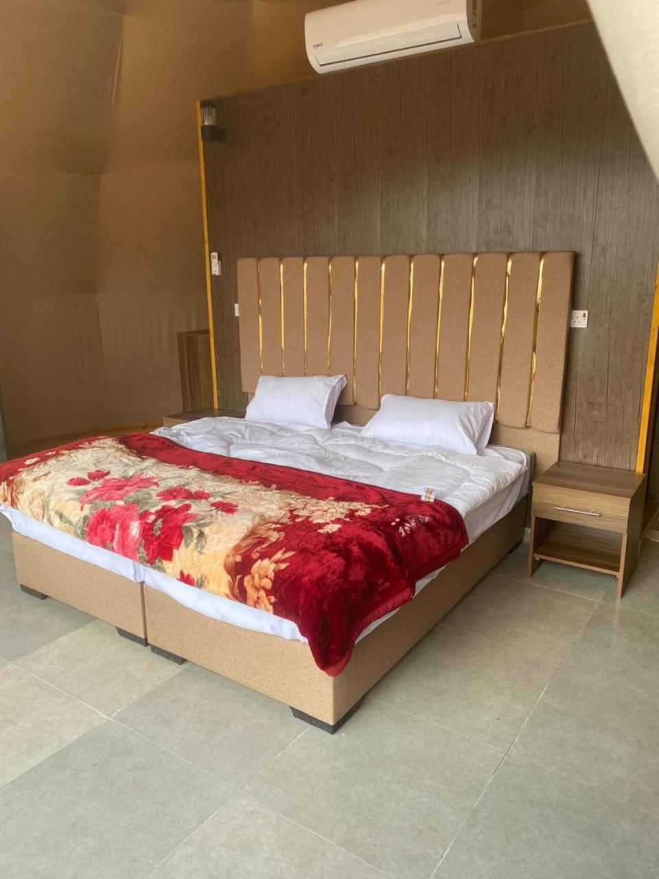 Scarlet Luxury Camp Wadi Rum Bagian luar foto
