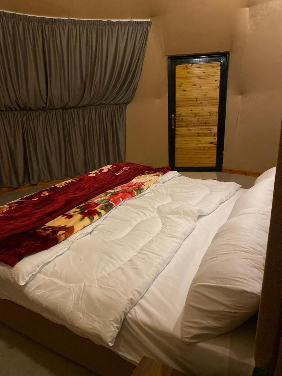 Scarlet Luxury Camp Wadi Rum Bagian luar foto