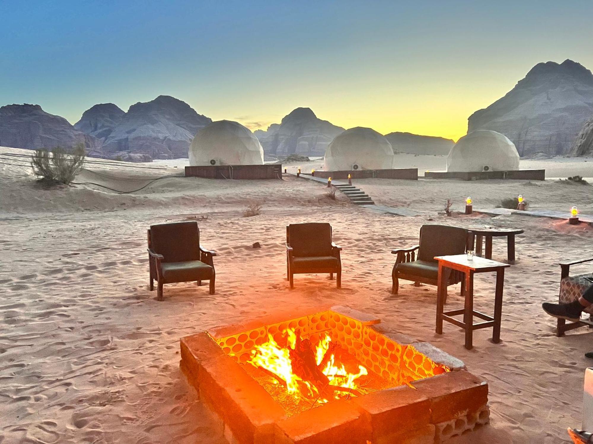 Scarlet Luxury Camp Wadi Rum Bagian luar foto