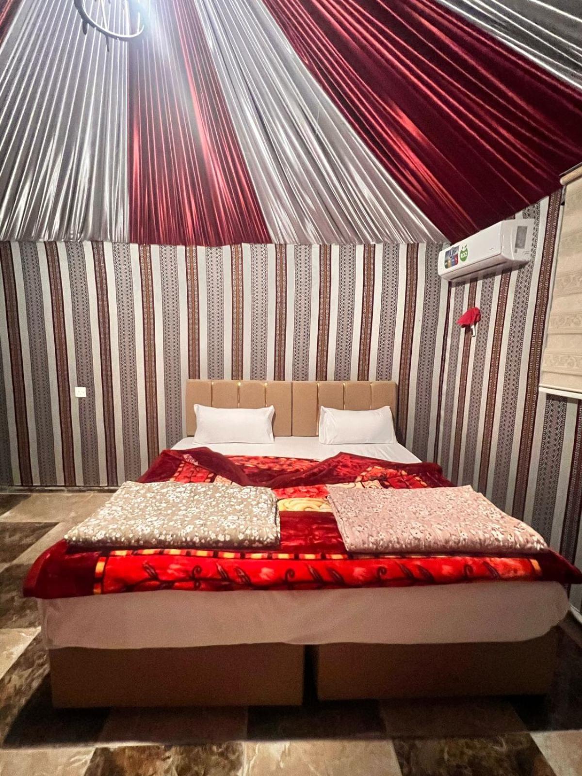 Scarlet Luxury Camp Wadi Rum Bagian luar foto