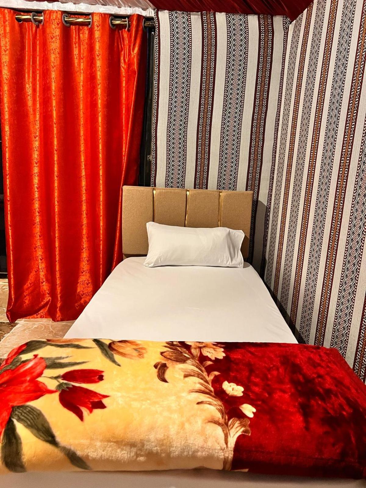 Scarlet Luxury Camp Wadi Rum Bagian luar foto