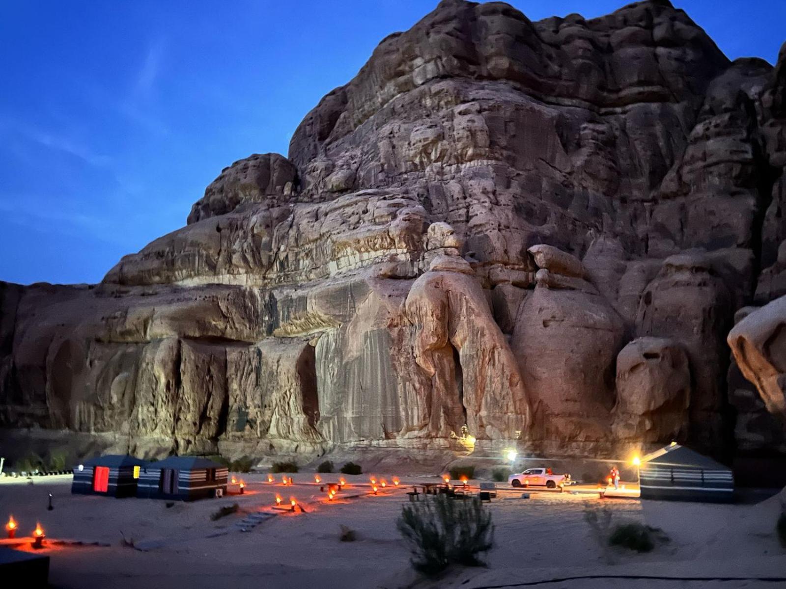Scarlet Luxury Camp Wadi Rum Bagian luar foto