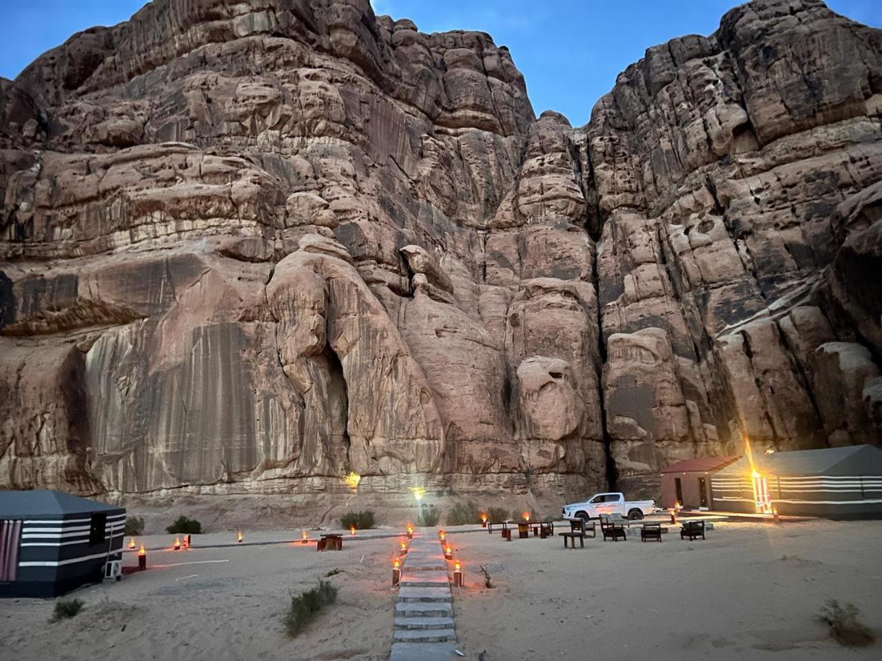 Scarlet Luxury Camp Wadi Rum Bagian luar foto
