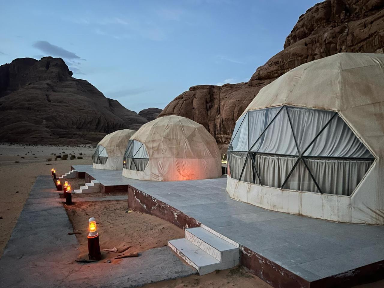 Scarlet Luxury Camp Wadi Rum Bagian luar foto