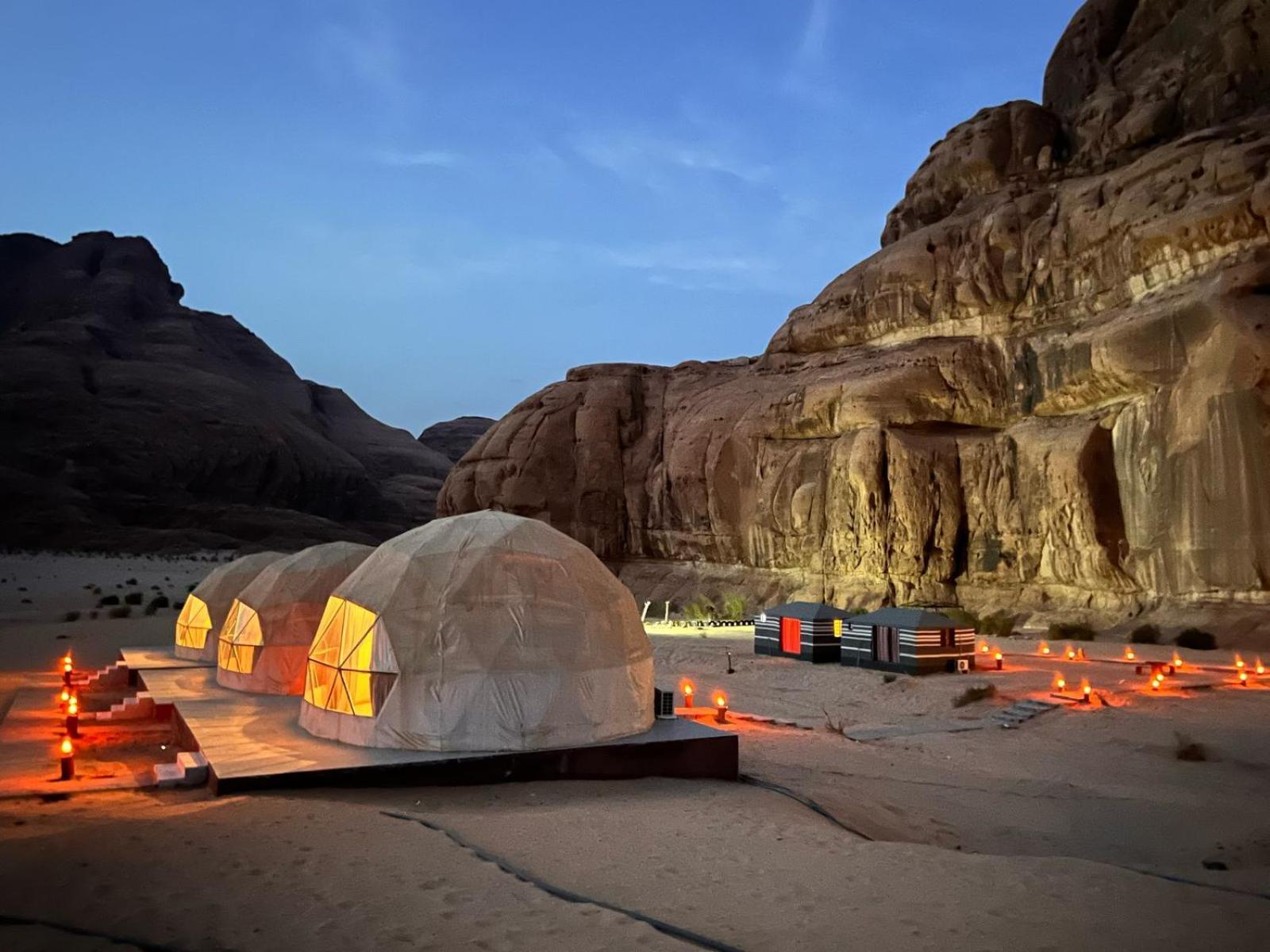Scarlet Luxury Camp Wadi Rum Bagian luar foto