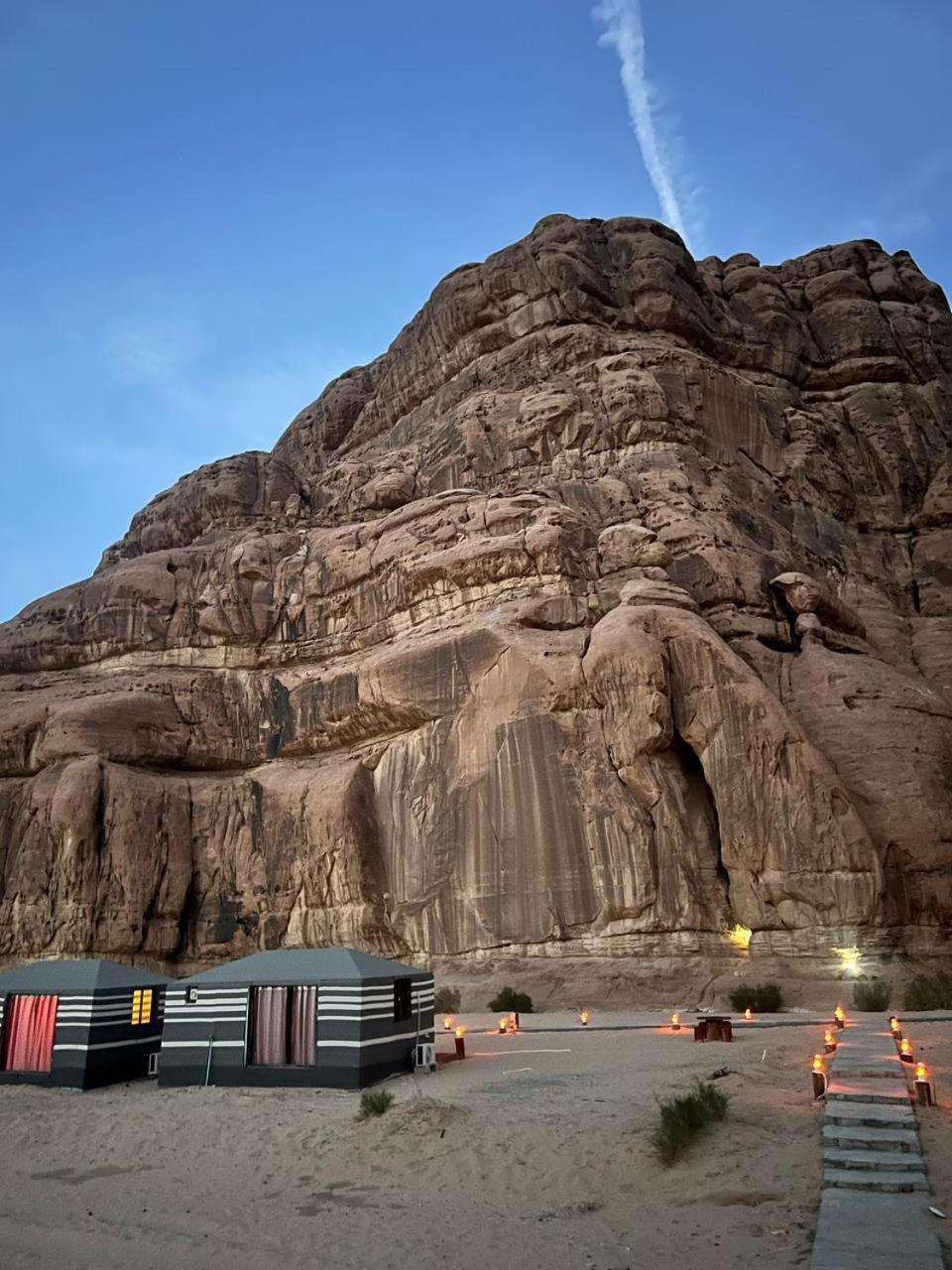 Scarlet Luxury Camp Wadi Rum Bagian luar foto