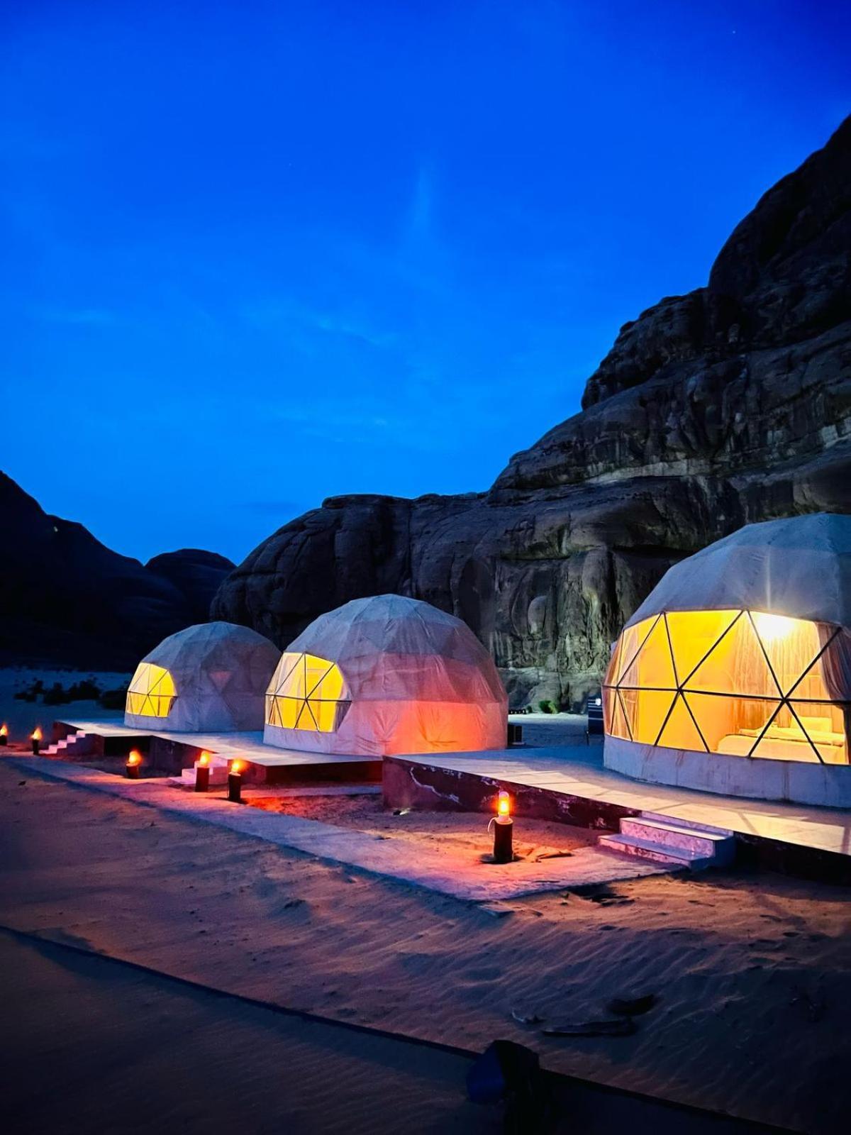 Scarlet Luxury Camp Wadi Rum Bagian luar foto