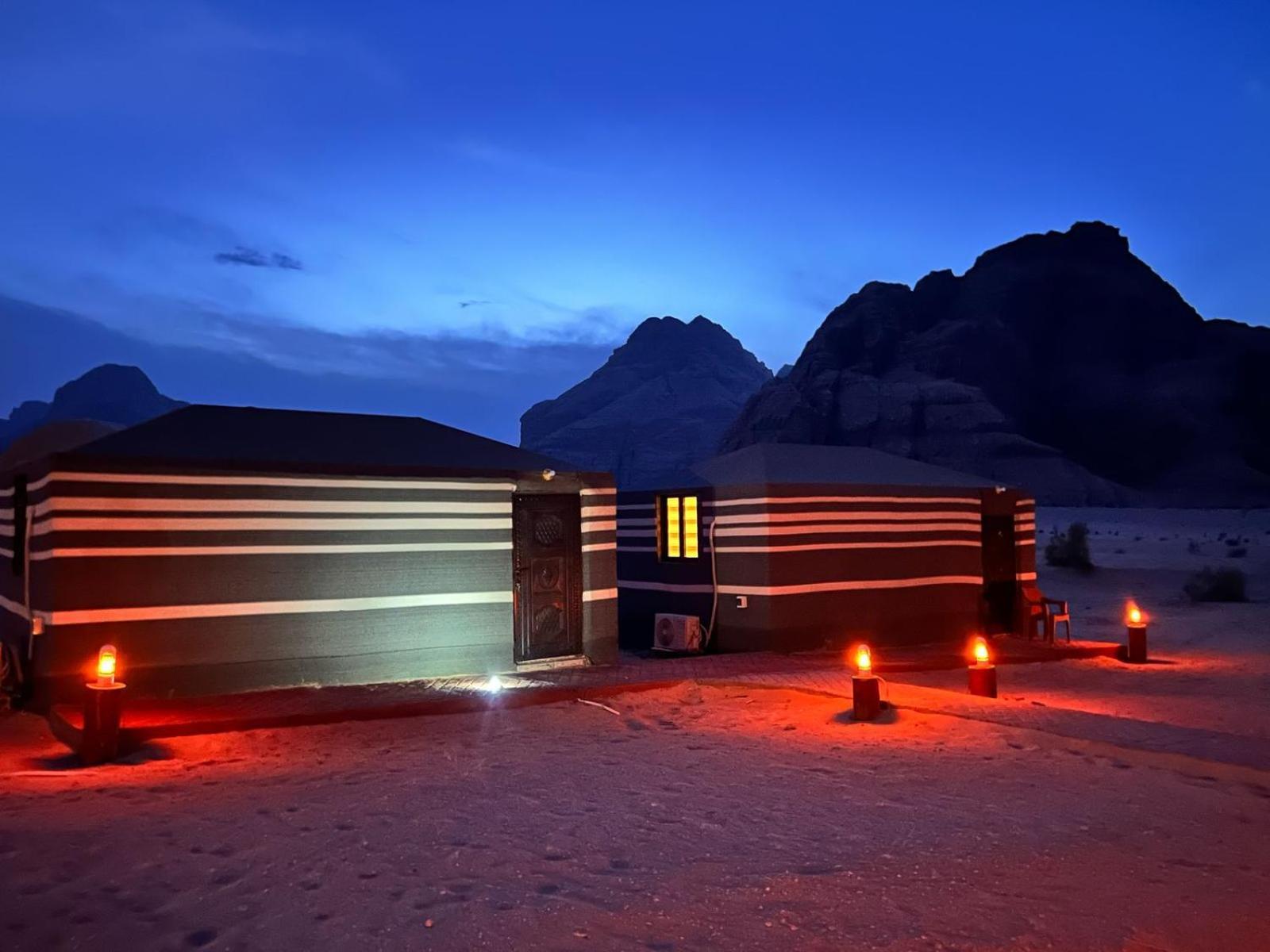 Scarlet Luxury Camp Wadi Rum Bagian luar foto
