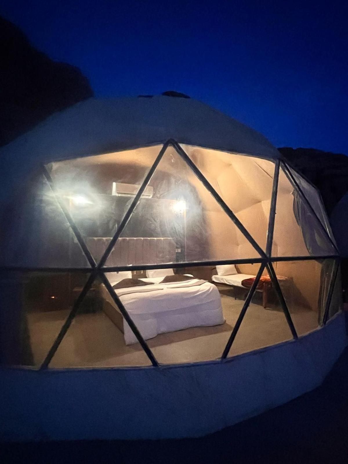 Scarlet Luxury Camp Wadi Rum Bagian luar foto