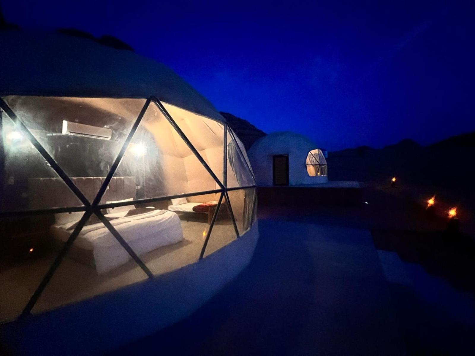 Scarlet Luxury Camp Wadi Rum Bagian luar foto